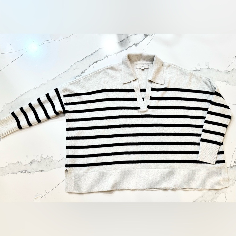 LOFT Women's Size Large V-Neck Sweater in Black and White Stripes
